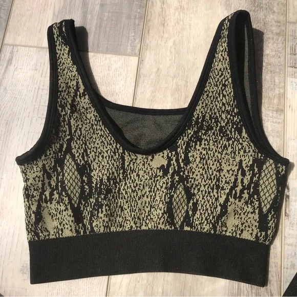 Fabletics Set - Picture 3 of 10